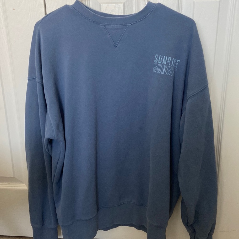 Women/teen blue crewneck size small
